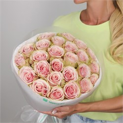 25 розовых роз Фрутетто 60 см 6054