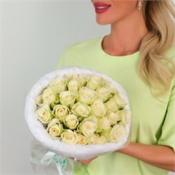 25 белых роз 40 см 2575